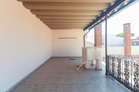 Casa para alugar com 255m², 3 quartos e 2 vagas Casa para alugar com 255m², 3 quartos e 2 vagasTerraço