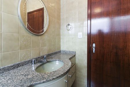 Casa para alugar com 255m², 3 quartos e 2 vagas Casa para alugar com 255m², 3 quartos e 2 vagasBanheiro Social 2