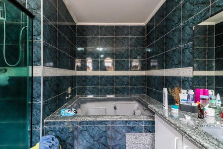 Casa à venda com 460m², 6 quartos e 4 vagas Casa à venda com 460m², 6 quartos e 4 vagasBanheiro da Suíte 2