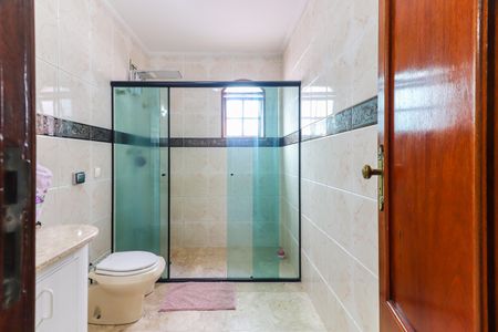 Casa à venda com 460m², 6 quartos e 4 vagas Casa à venda com 460m², 6 quartos e 4 vagasBanheiro Social