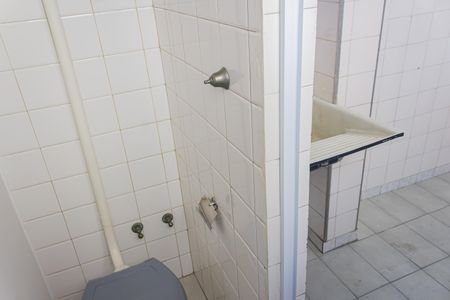 Apartamento à venda com 98m², 3 quartos e 1 vaga Apartamento à venda com 98m², 3 quartos e 1 vagaBanheiro de serviço