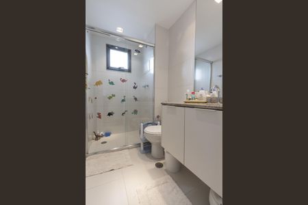 Apartamento à venda com 173m², 4 quartos e 3 vagasBanheiro da Suíte 2