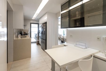 Apartamento à venda com 173m², 4 quartos e 3 vagasCozinha