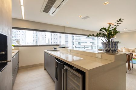 Apartamento à venda com 173m², 4 quartos e 3 vagasVaranda