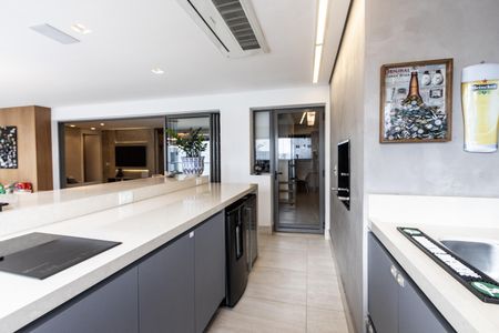 Apartamento à venda com 173m², 4 quartos e 3 vagasVaranda