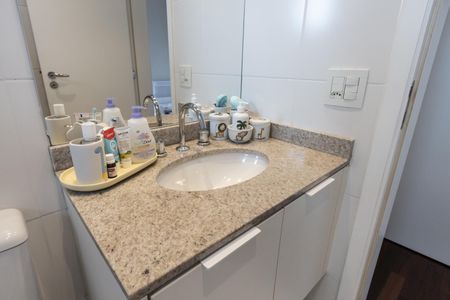 Apartamento à venda com 173m², 4 quartos e 3 vagasBanheiro da Suíte 2