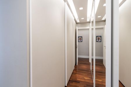 Apartamento à venda com 173m², 4 quartos e 3 vagasCloset da suíte 1
