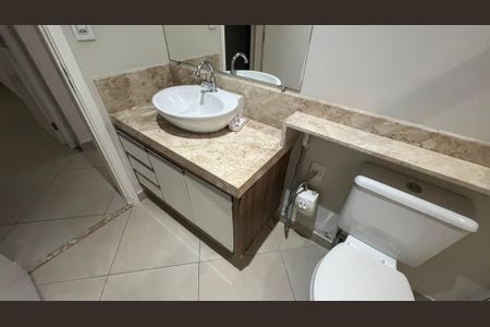 Casa à venda com 100m², 3 quartos e 3 vagas Casa à venda com 100m², 3 quartos e 3 vagasBanheiro