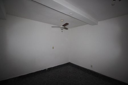 Quarto de casa para alugar com 1 quarto, 55m² em Parque Pinheiros, Taboão da Serra