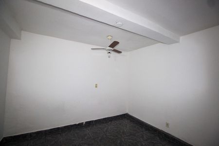 Quarto de casa para alugar com 1 quarto, 55m² em Parque Pinheiros, Taboão da Serra