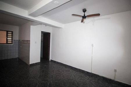 Sala/Cozinha de casa para alugar com 1 quarto, 55m² em Parque Pinheiros, Taboão da Serra