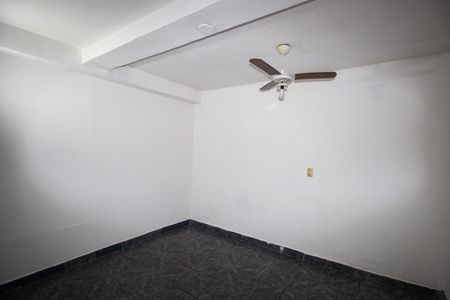 Quarto de casa para alugar com 1 quarto, 55m² em Parque Pinheiros, Taboão da Serra