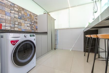 Apartamento à venda com 68m², 2 quartos e 1 vagaÁrea de Serviço