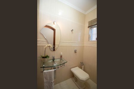 Casa à venda com 306m², 3 quartos e 5 vagas Casa à venda com 306m², 3 quartos e 5 vagasLavabo