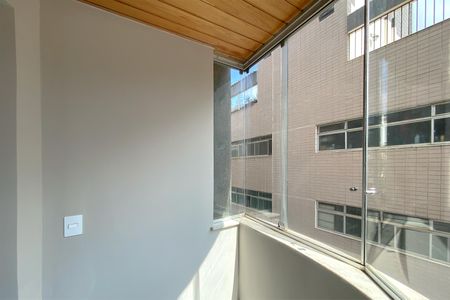 Apartamento à venda com 75m², 2 quartos e 2 vagasVaranda da Sala