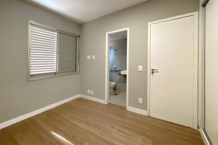 Apartamento à venda com 75m², 2 quartos e 2 vagasSuíte 1