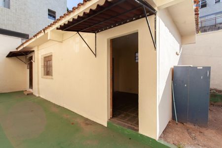 Casa para alugar com 347m², 8 quartos e 5 vagas Casa para alugar com 347m², 8 quartos e 5 vagasEdícula