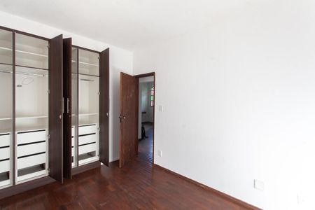 Casa para alugar com 347m², 8 quartos e 5 vagas Casa para alugar com 347m², 8 quartos e 5 vagasQuarto 1