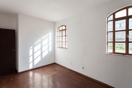 Casa para alugar com 347m², 8 quartos e 5 vagas Casa para alugar com 347m², 8 quartos e 5 vagasSuíte 1