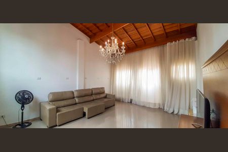Sala de TV de casa para alugar com 4 quartos, 180m² em Vila Yara, Osasco