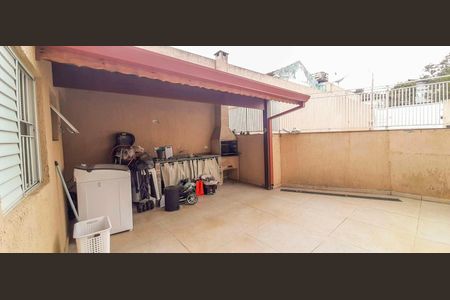 Casa à venda com 180m², 4 quartos e 2 vagas Casa à venda com 180m², 4 quartos e 2 vagasEspaço Gourmet