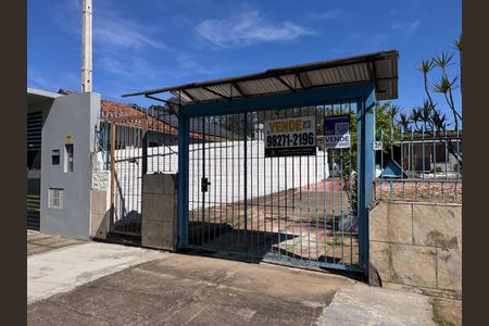 Casa à venda com 77m², 1 quarto e 2 vagas Casa à venda com 77m², 1 quarto e 2 vagasFachada