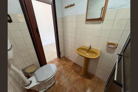 Casa à venda com 77m², 1 quarto e 2 vagas Casa à venda com 77m², 1 quarto e 2 vagasBanheiro Social