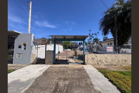 Casa à venda com 77m², 1 quarto e 2 vagas Casa à venda com 77m², 1 quarto e 2 vagasFachada