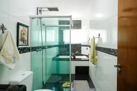 Casa à venda com 197m², 3 quartos e 4 vagasBanheiro da suíte