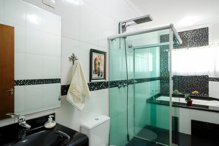 Casa à venda com 197m², 3 quartos e 4 vagasBanheiro da suíte