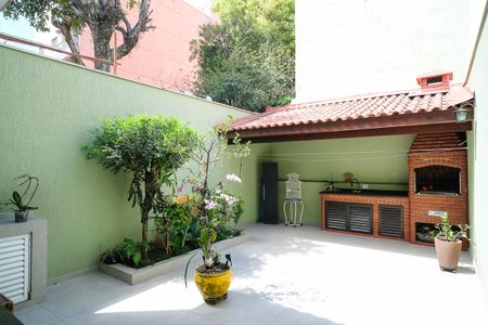 Casa à venda com 197m², 3 quartos e 4 vagasQuintal