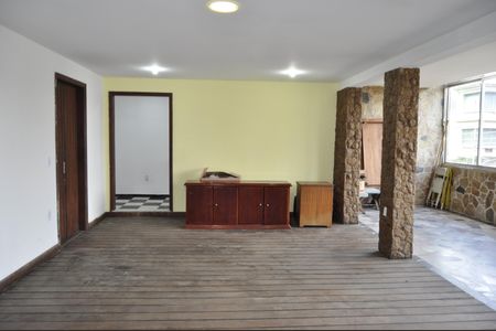 Casa à venda com 152m², 3 quartos e sem vagaÁrea Privativa