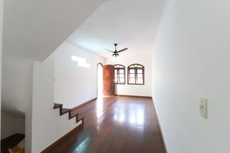 Sala 1 de casa para alugar com 3 quartos, 225m² em Vila Irmaos Arnoni, São Paulo