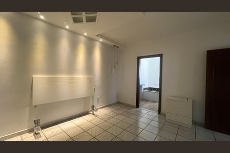 Casa à venda com 296m², 4 quartos e 2 vagasSuíte