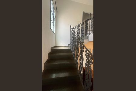Escada de casa à venda com 4 quartos, 296m² em Vila Rossi Borghi E Siqueira, Campinas