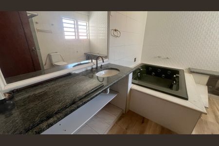 Casa à venda com 296m², 4 quartos e 2 vagasBanheiro da Suíte 2