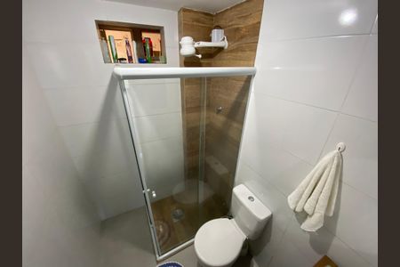 Apartamento à venda com 70m², 3 quartos e 1 vaga Apartamento à venda com 70m², 3 quartos e 1 vagaBanheiro