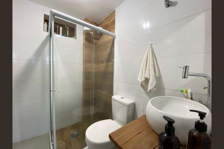 Apartamento à venda com 70m², 3 quartos e 1 vaga Apartamento à venda com 70m², 3 quartos e 1 vagaBanheiro