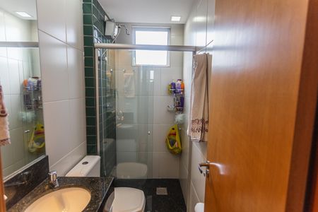 Apartamento à venda com 72m², 3 quartos e 2 vagas Apartamento à venda com 72m², 3 quartos e 2 vagasBanheiro da Suíte