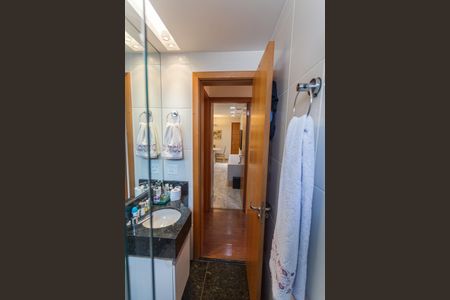 Apartamento à venda com 72m², 3 quartos e 2 vagas Apartamento à venda com 72m², 3 quartos e 2 vagasBanheiro Social