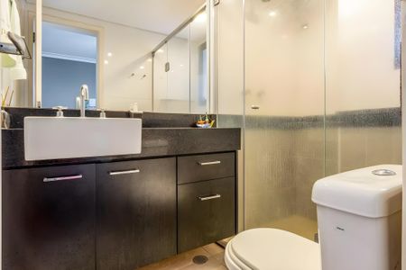 Apartamento à venda com 150m², 4 quartos e 3 vagas Apartamento à venda com 150m², 4 quartos e 3 vagasBanheiro da Suíte 2