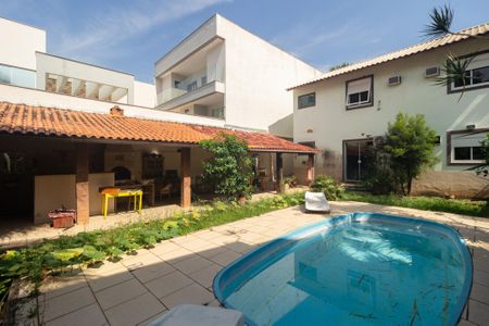 Casa de condomínio para alugar com 197m², 4 quartos e 2 vagas Casa de condomínio para alugar com 197m², 4 quartos e 2 vagasQuintal