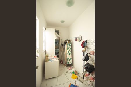 Casa de condomínio para alugar com 197m², 4 quartos e 2 vagas Casa de condomínio para alugar com 197m², 4 quartos e 2 vagasCloset da Suíte 2