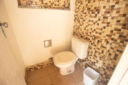 Casa de condomínio para alugar com 197m², 4 quartos e 2 vagas Casa de condomínio para alugar com 197m², 4 quartos e 2 vagasBanheiro Social 2