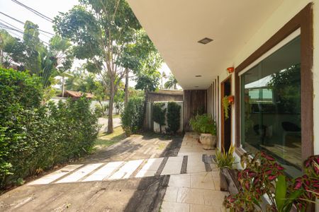 Casa de condomínio para alugar com 197m², 4 quartos e 2 vagas Casa de condomínio para alugar com 197m², 4 quartos e 2 vagasVaranda