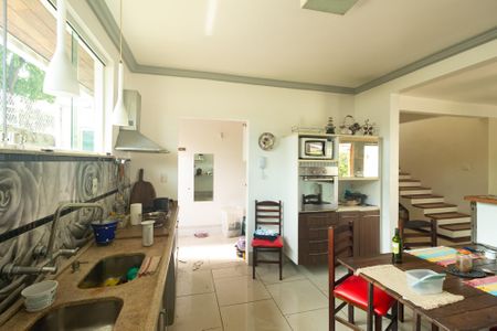 Casa de condomínio para alugar com 197m², 4 quartos e 2 vagas Casa de condomínio para alugar com 197m², 4 quartos e 2 vagasCozinha