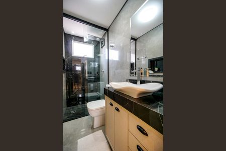 Apartamento à venda com 112m², 3 quartos e 3 vagas Apartamento à venda com 112m², 3 quartos e 3 vagasBanheiro social