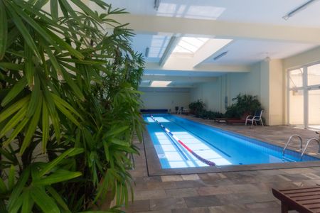 Apartamento à venda com 50m², 2 quartos e 1 vaga Apartamento à venda com 50m², 2 quartos e 1 vagaÁrea comum - Piscina