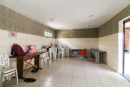 Apartamento à venda com 72m², 3 quartos e sem vagaÁrea comum - Salão de festas
