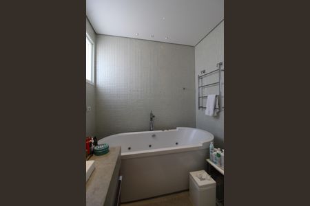 Apartamento à venda com 450m², 3 quartos e 6 vagasBanheiro da Suíte 3